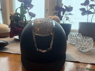 Hjälmar ryttarutrustning till salu: Ridhjälm i Stora Skedvi - Annons 2