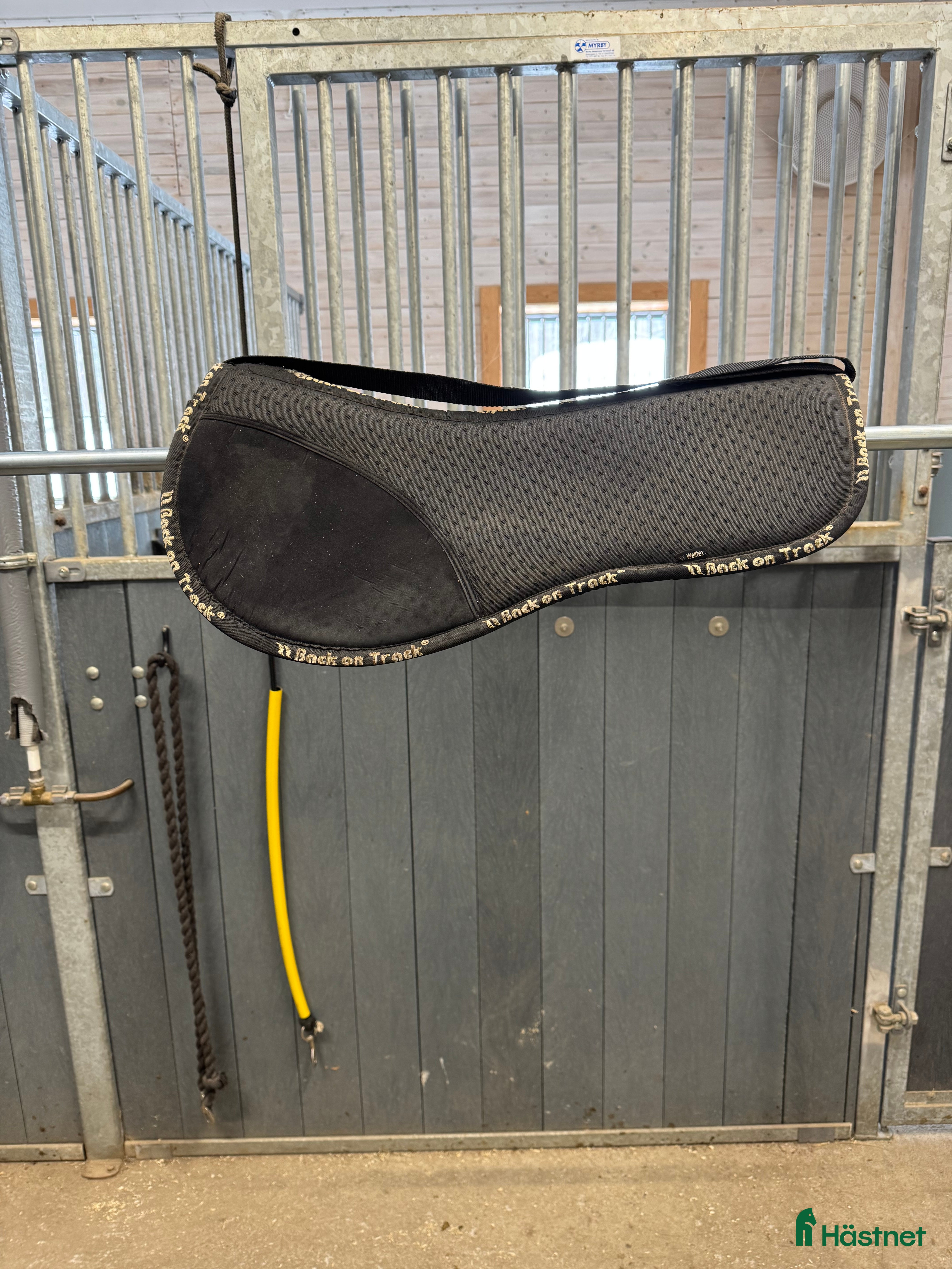 Sadeltillbehör hästutrustning Back on Track Sadelpadd - Annons 18