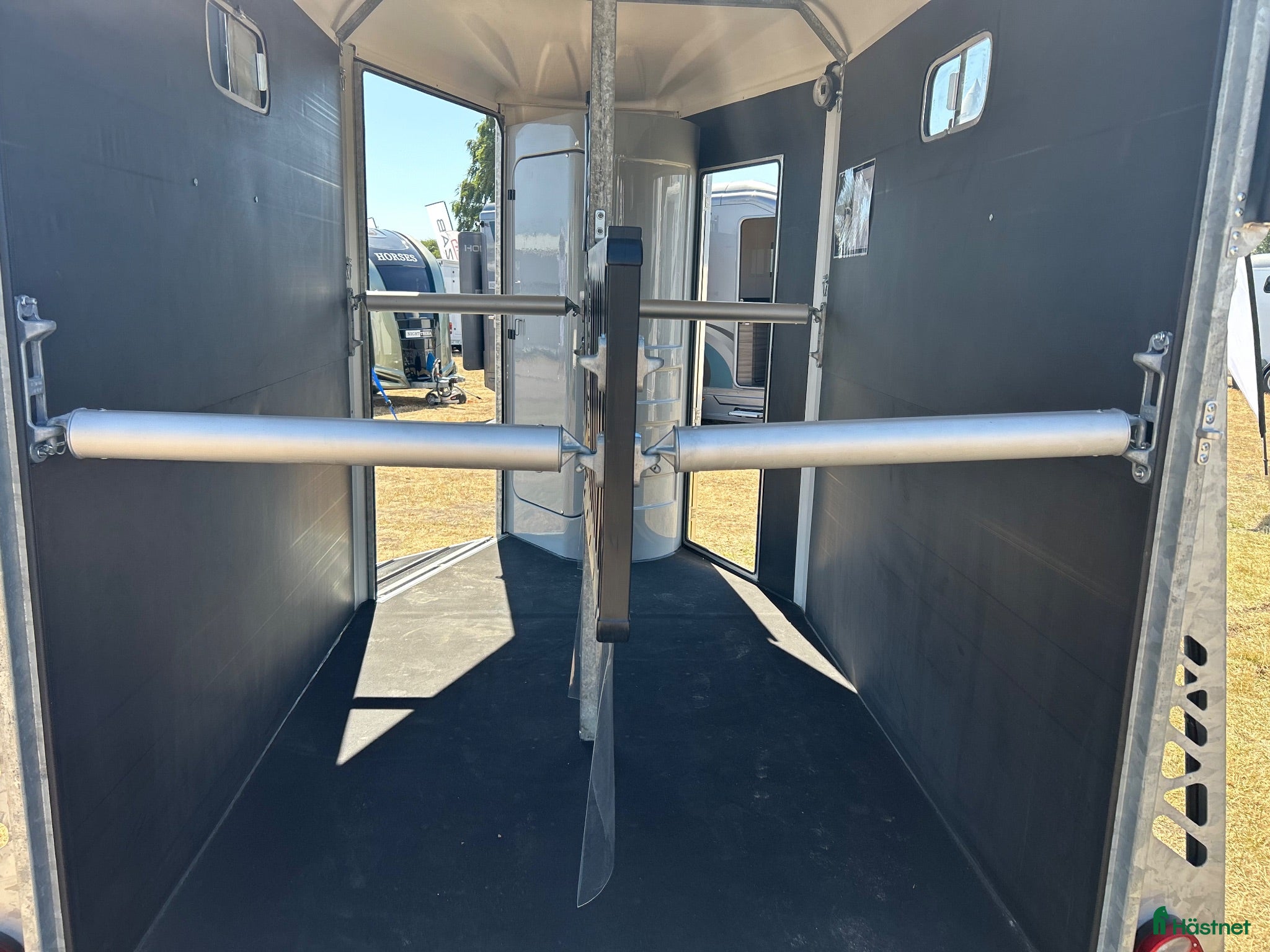 Hästtransporter  fordon & transport till salu: Equi-Trek Apollo med fronturlastning DEMO - Annons 2