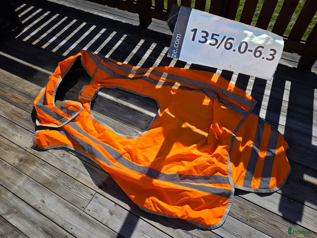 Täcken hästutrustning till salu: GRATIS-HÄSTTÄCKEN i Rimbo - Annons 2