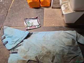 Täcken hästutrustning Amigo hero 100g i Hortlax - Annons 1