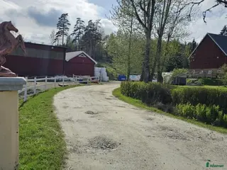 stallplats Ledig box i kollektivstall i Trollhättan - Annons 2