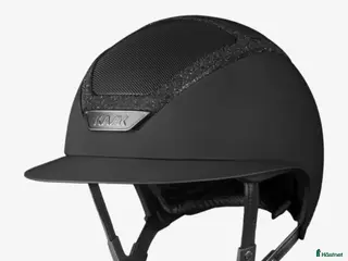 Hjälmar ryttarutrustning till salu: Kask hjälm med glitter och solskärm i Gällstad - Annons 2