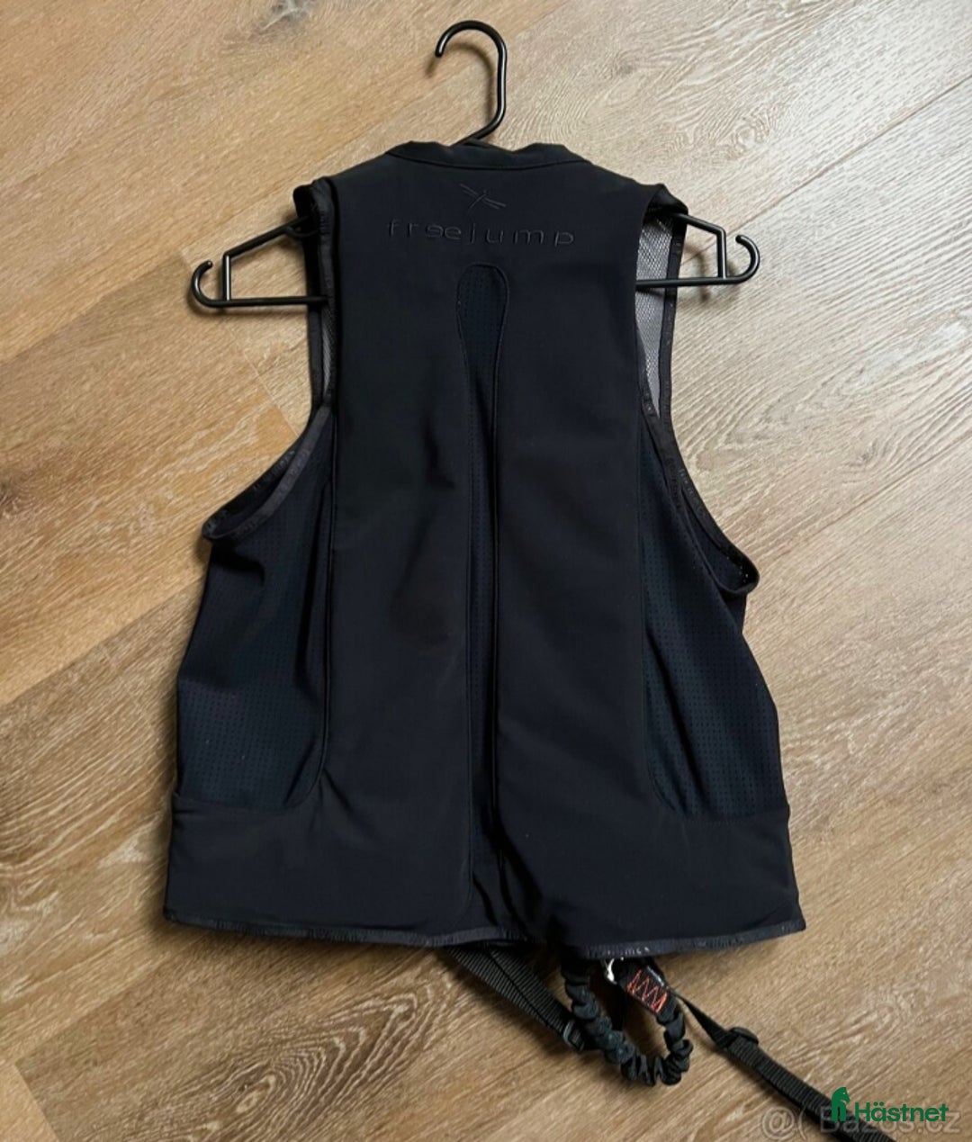 Säkerhetsvästar ryttarutrustning till salu: Freejump säkerhetsväst S i Åmotsbruk - Annons 3