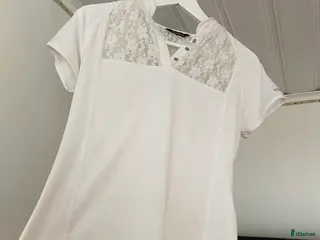 Övrigt Ridkläder ryttarutrustning till salu: Fin tävlingsskjorta i Bålsta - Annons 1