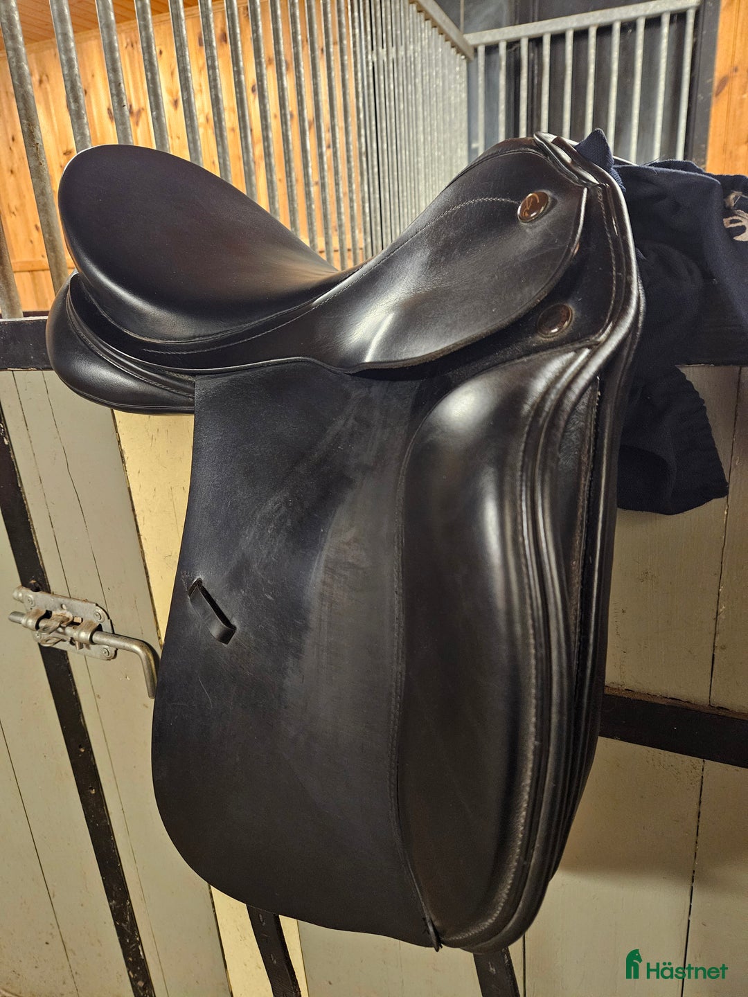 Sadlar hästutrustning till salu: Prestige lucky dressyr i Vessigebro - Annons 3