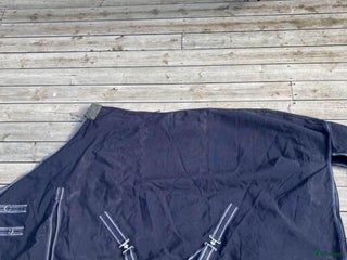 Täcken hästutrustning till salu: Oanvänt stalltäcke i Saltsjöbaden - Annons 21