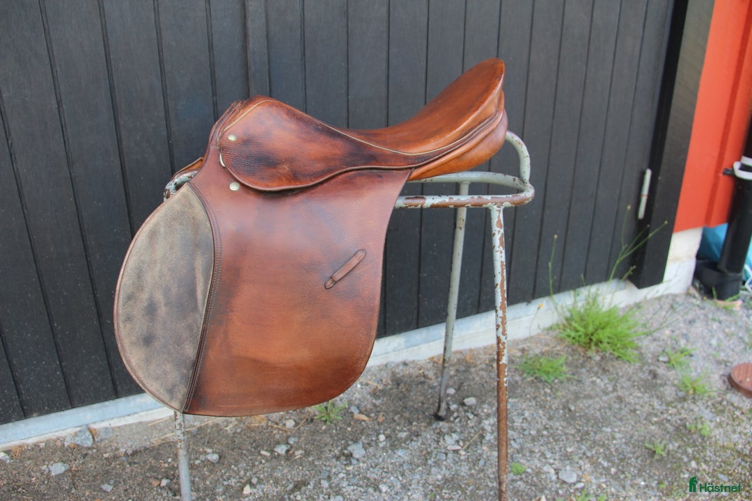 Sadlar hästutrustning till salu: Billiga sadlar i Bollebygd - Annons 1