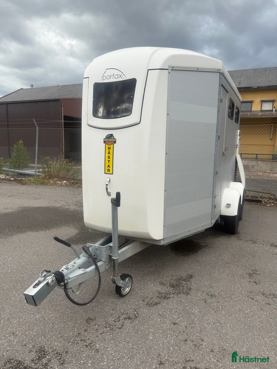 Hästtransporter  fordon & transport till salu: Rymligt fint Böckmann släp  i Norrköping - Annons 2