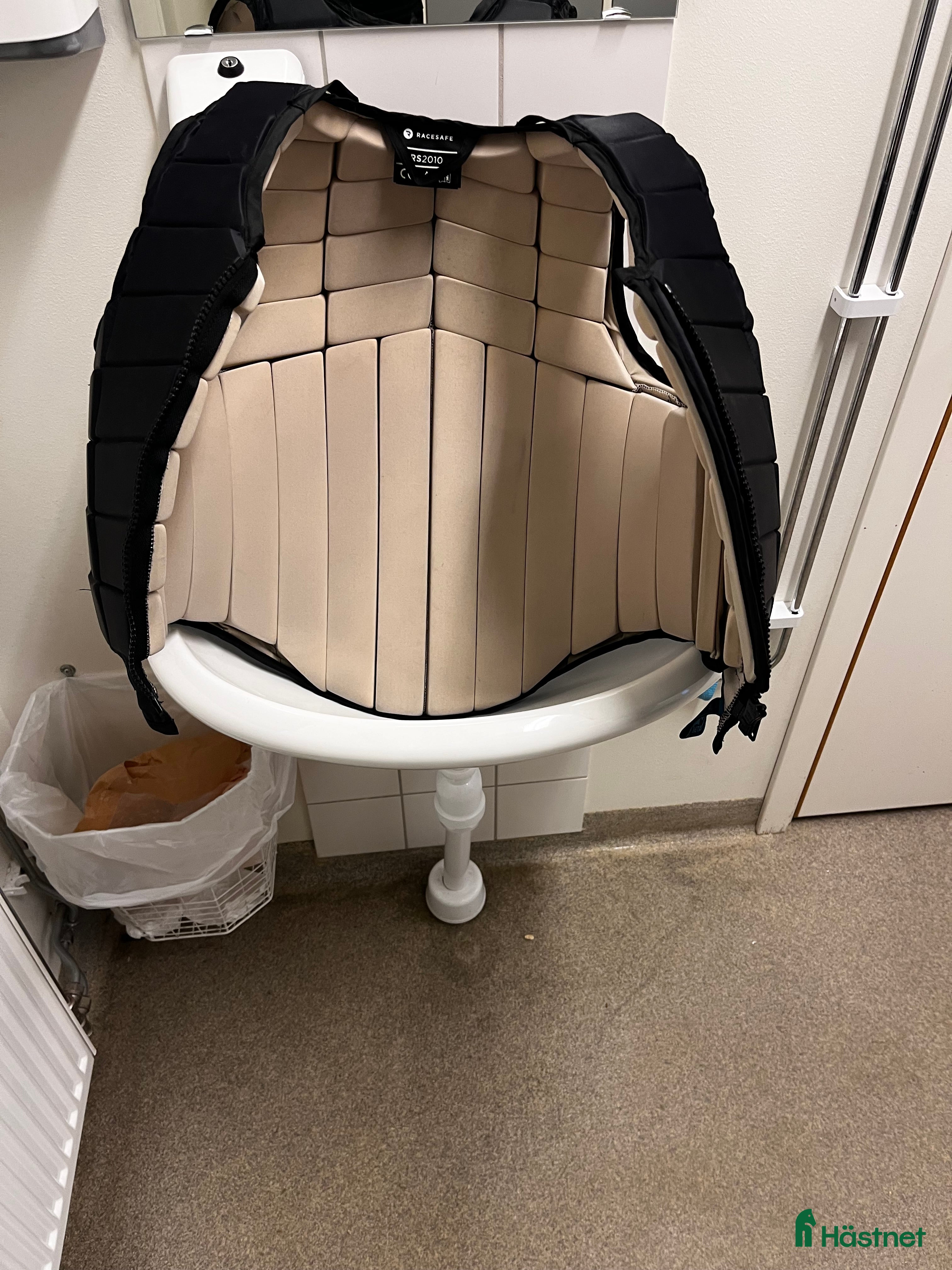 Säkerhetsvästar ryttarutrustning till salu: Racesafe väst | Adult M i Trollhättan - Annons 9