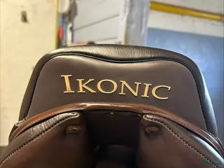 Sadlar hästutrustning IKONIC LIGHT HOPPSADEL - Annons 1