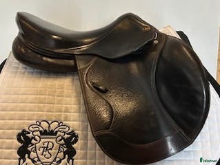Sadlar hästutrustning till salu: Hoppsadel Lippo Allegria 17" i Uppsala - Annons 8