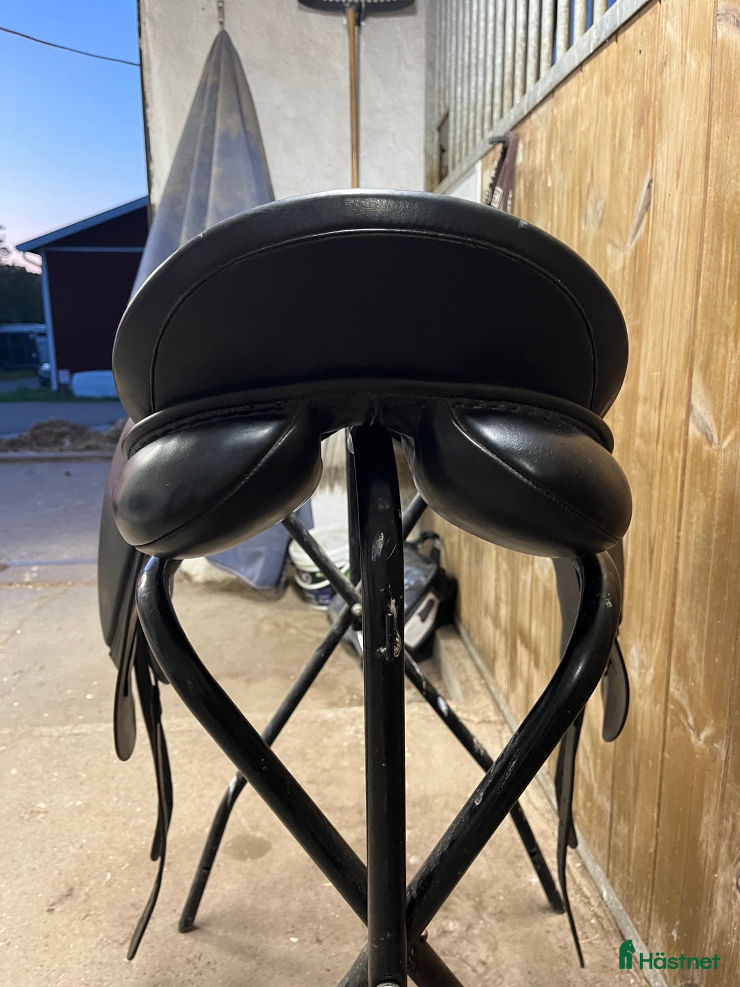 Sadlar hästutrustning till salu: Wellington Elite Dressyrsadel 16,5” i Bromma - Annons 3