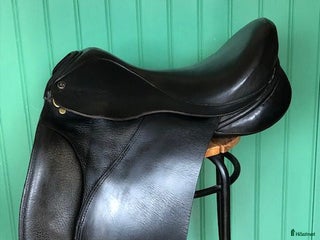 Sadlar hästutrustning till salu: Morris and Nolan ponnydressyr i Falun - Annons 4