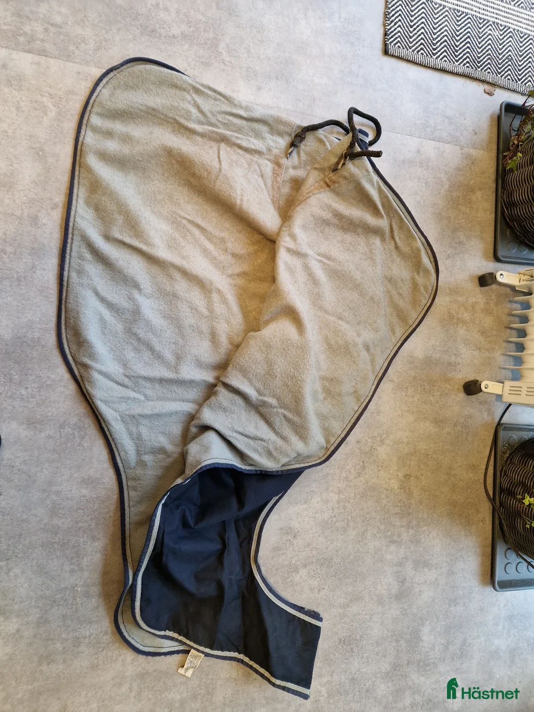 Täcken hästutrustning till salu: Ridtäcke med ull-foder i Jönköping - Annons 2