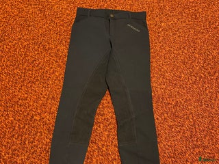 Ridbyxor ryttarutrustning till salu: Helskodda killbyxor 150cl i Källby - Annons 2