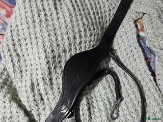 Träns hästutrustning till salu: Svart nackstycke Amare strl Ponny i Söråker - Annons 4