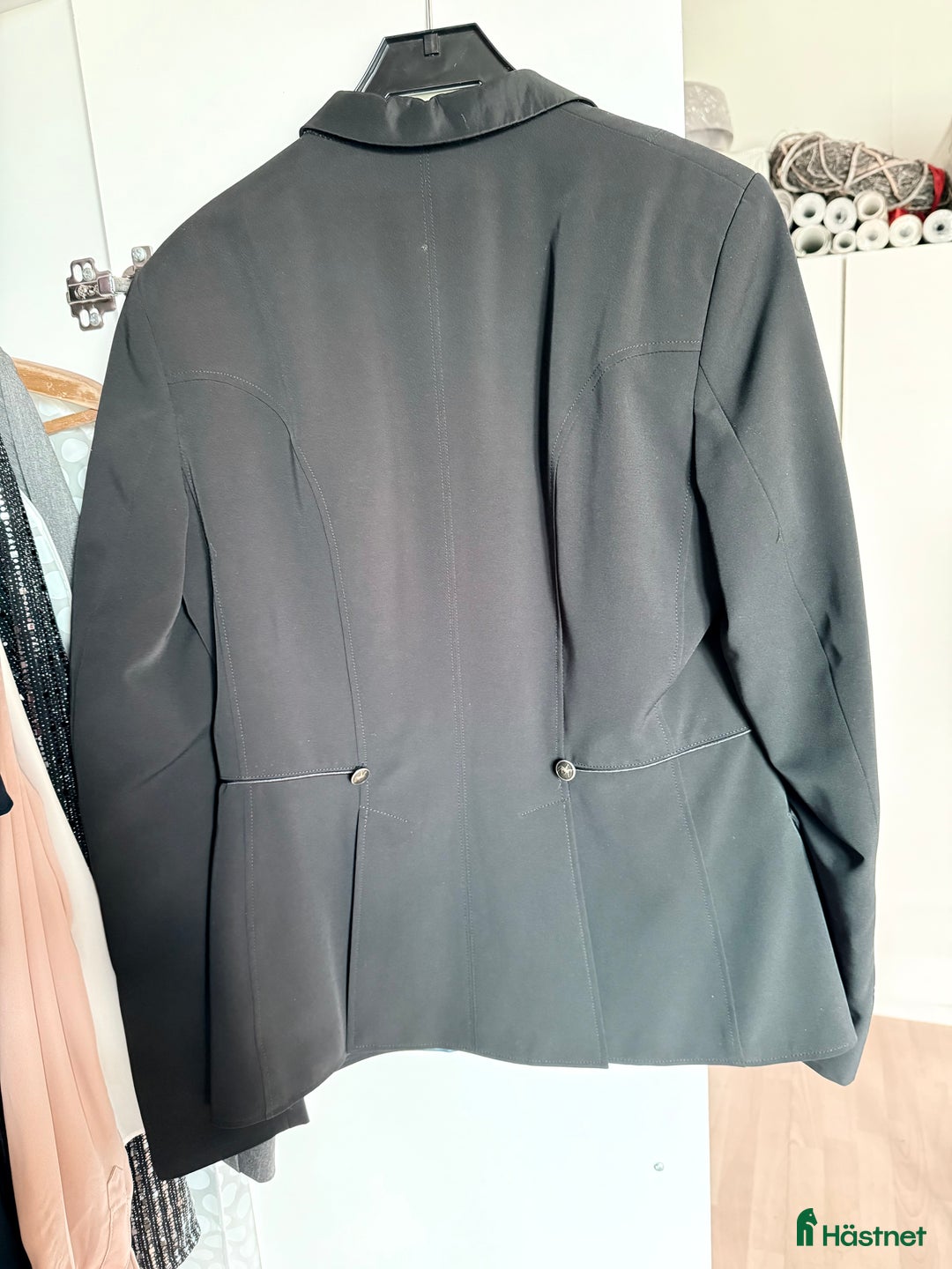 Jackor & Kavajer ryttarutrustning till salu: Frack, kavajer, ridbyxor  i Julita - Annons 5