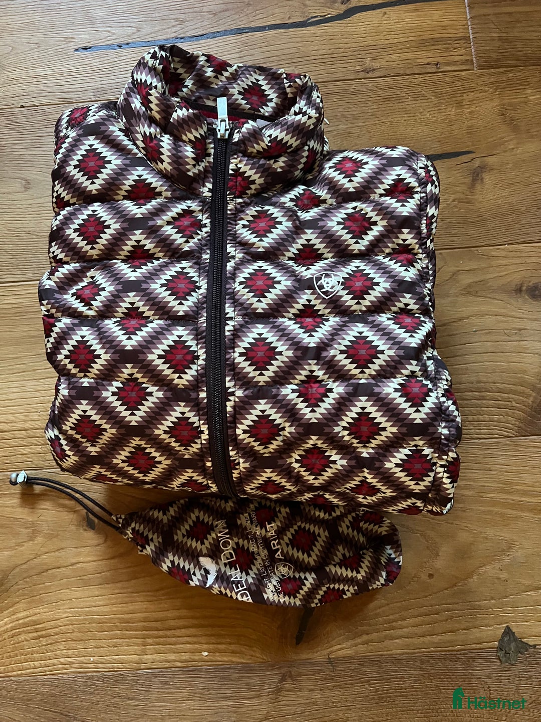 Jackor & Kavajer ryttarutrustning till salu: Ariat jacka nästan som ny S i Ödsmål - Annons 1