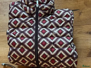 Jackor & Kavajer ryttarutrustning till salu: Ariat jacka nästan som ny S i Ödsmål - Annons 1