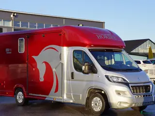 Hästlastbilar fordon & transport till salu: Unik b-kortsbuss med bodel bak🤩 - Annons 2