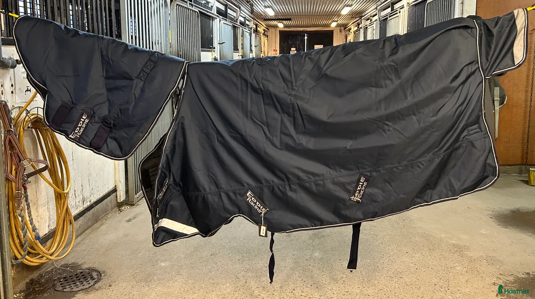 Täcken hästutrustning till salu: Vintertäcke 400g i Kalmar - Annons 2