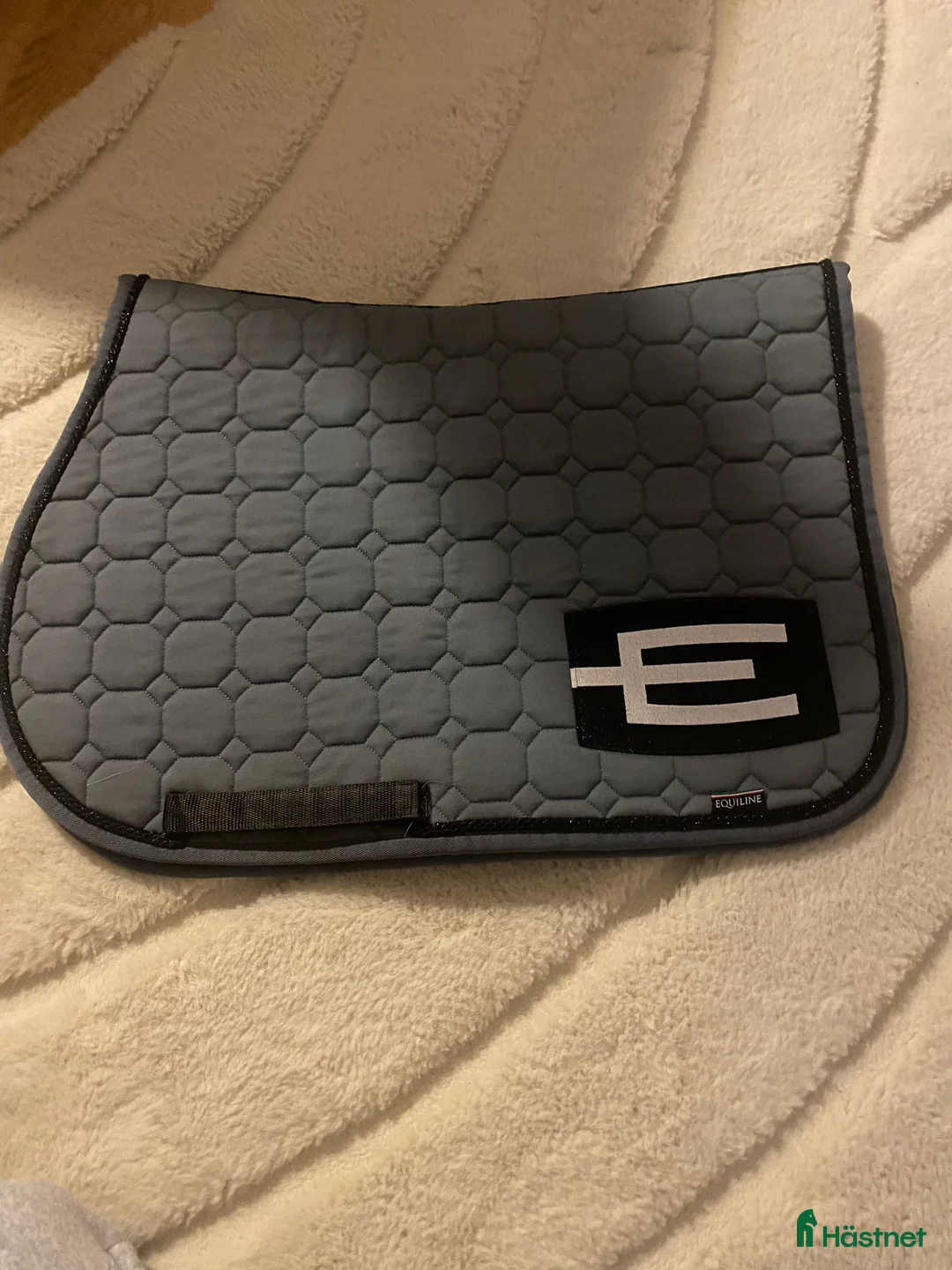 Schabrak & Vojlockar hästutrustning till salu: E-LOGGA Equline COB - Annons 1