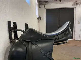 Sadlar hästutrustning till salu: Lippo Enzo i Vikingstad - Annons 2