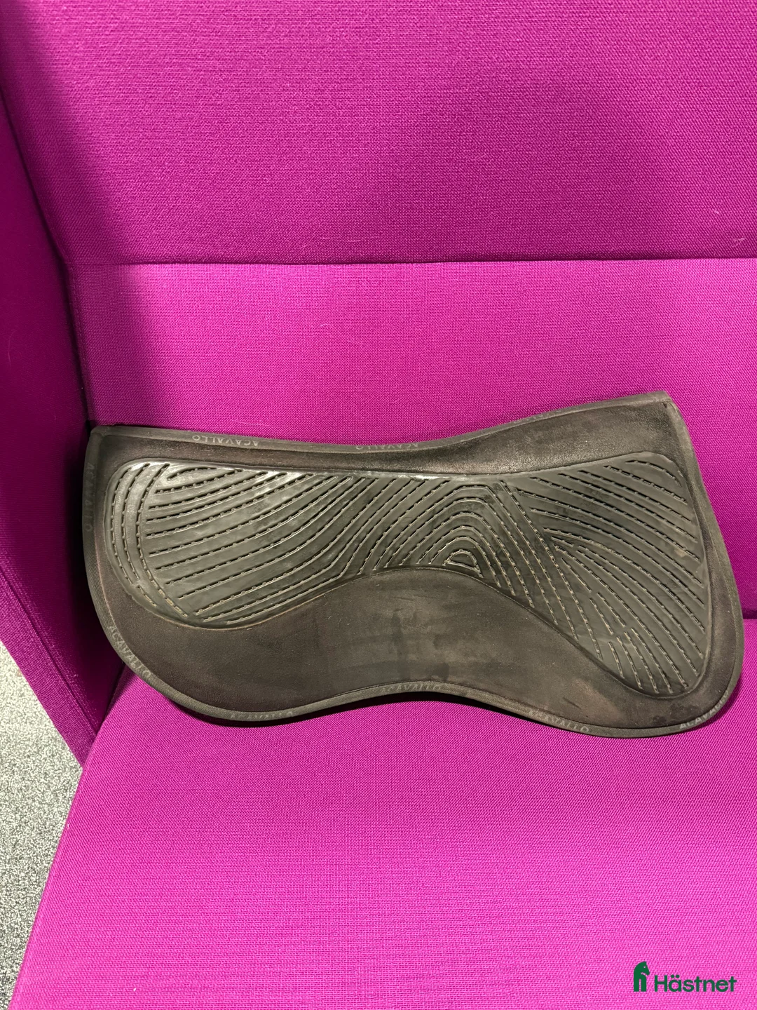 Sadeltillbehör hästutrustning till salu: Fin Acavallo memoryfoam gel pad storlek L i Linköping - Annons 2