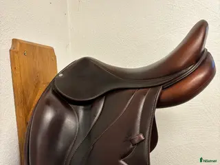 Sadlar hästutrustning Antares Dressyrsadel 17” - Annons 1
