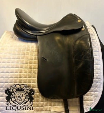 Sadlar hästutrustning till salu: Dressyrsadel Prestige Hippo Dressage 16" i Uppsala - Annons 6
