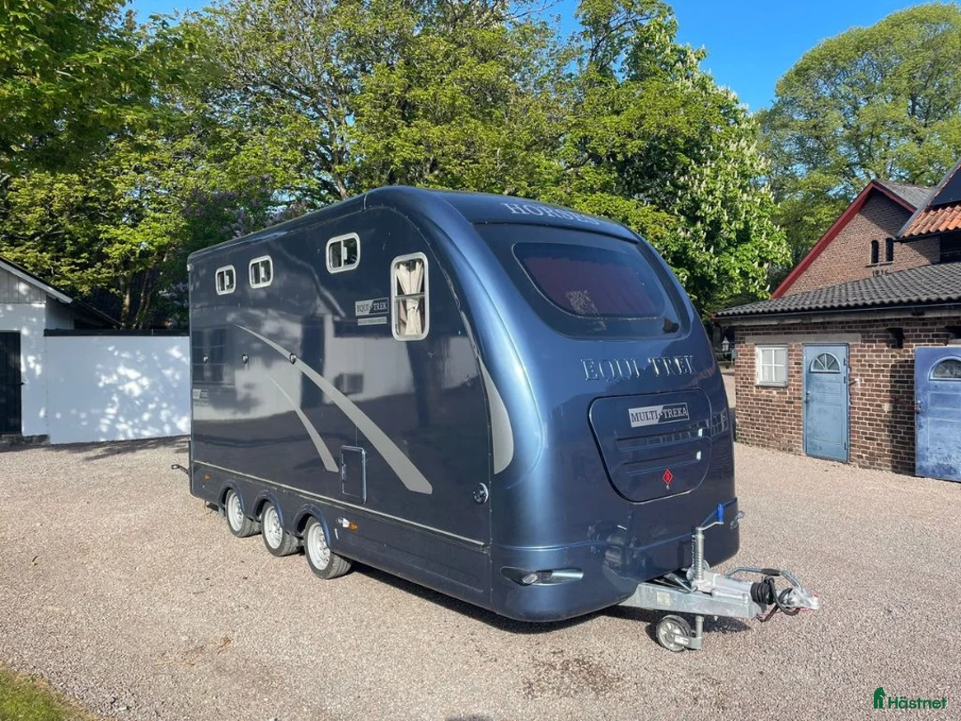 Hästtransporter  fordon & transport till salu: MULTI TREKA EQUI-TREK 3 hästar med bodel  - Annons 2