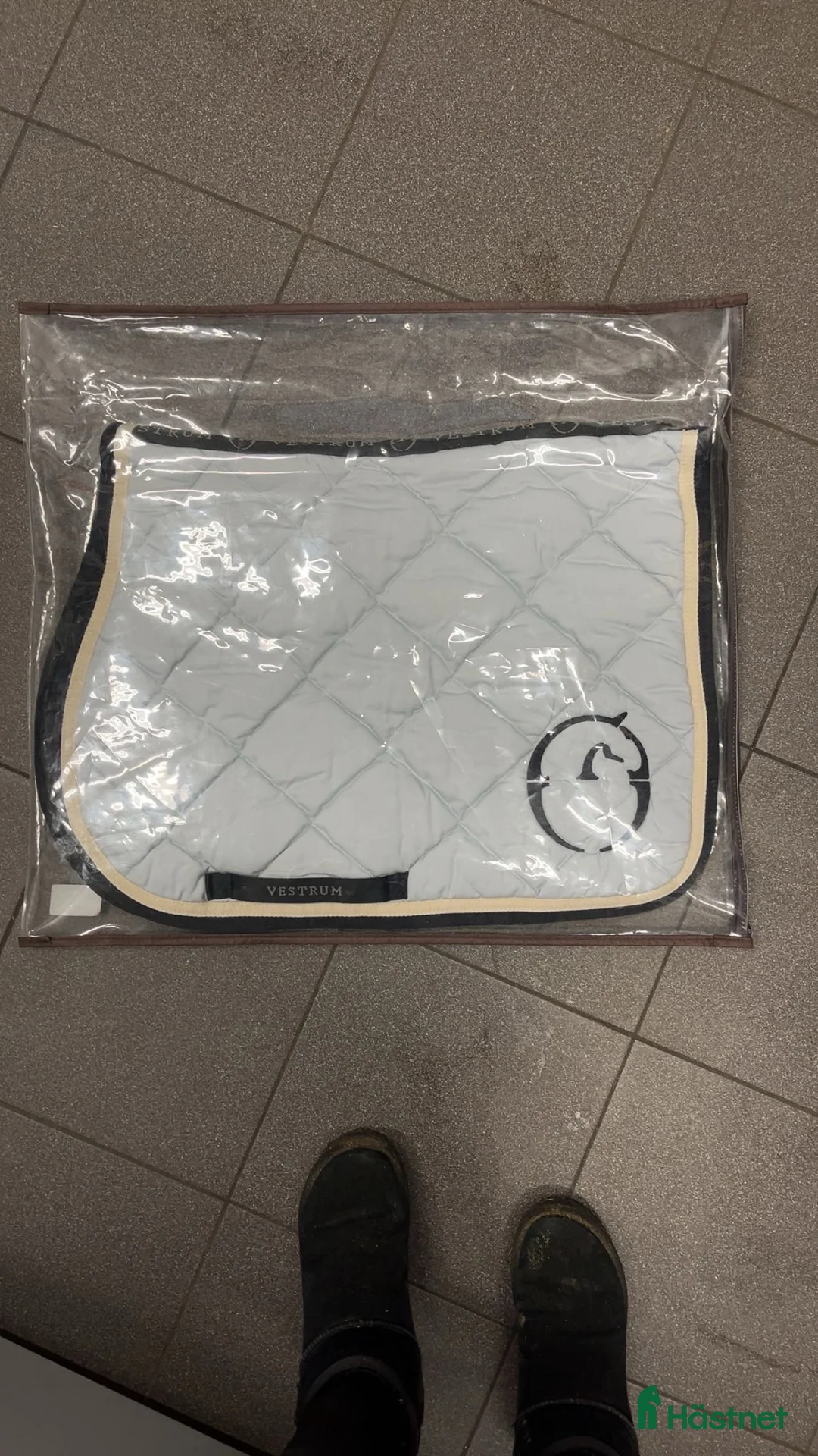 Schabrak & Vojlockar hästutrustning till salu: Jättefint Vestrum schabrak  - Annons 2