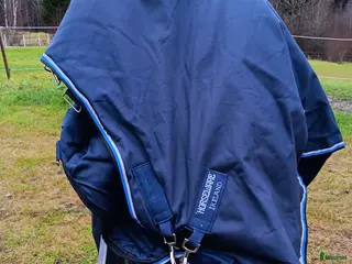 Täcken hästutrustning till salu: Horseware Amigo 400 gr, 1200D. 6,3 inch. i Råda - Annons 3