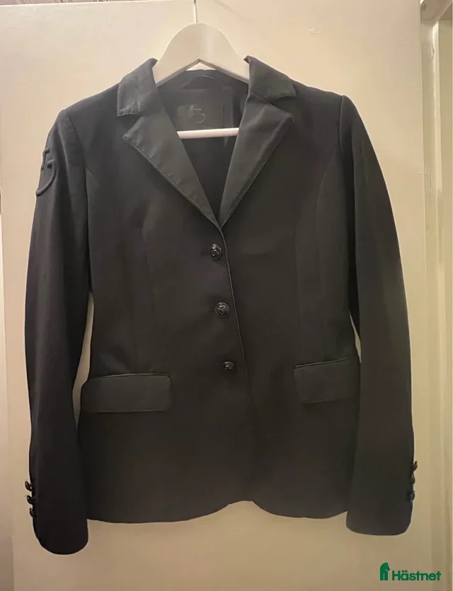 Jackor & Kavajer ryttarutrustning till salu: Cavalleria Toscana GP kavaj  - Annons 1