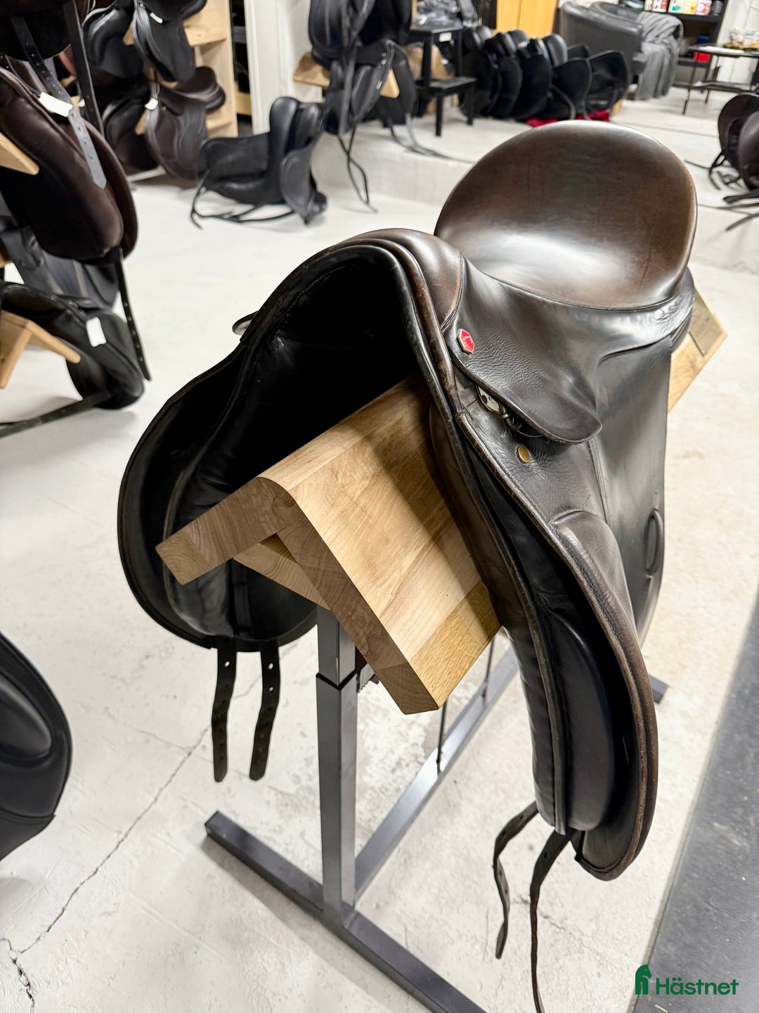 Sadlar hästutrustning till salu: REA 30% Albion Dressyr 17” i Knivsta - Annons 2