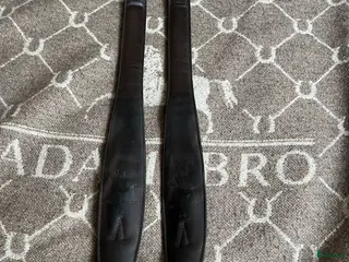 Sadeltillbehör hästutrustning Equipe stigläder fender dressyr i Enköping - Annons 11