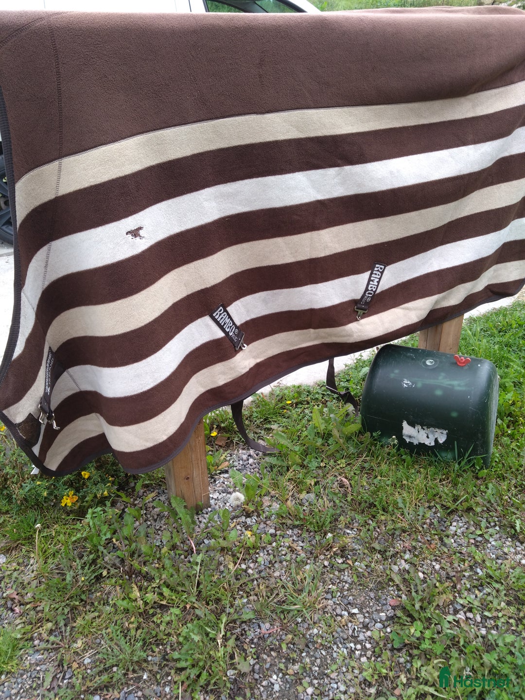 Täcken hästutrustning till salu: Täcken i Fellingsbro - Annons 1