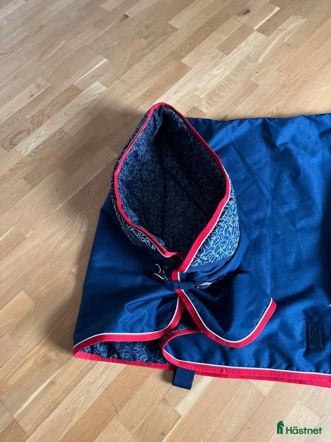 Täcken hästutrustning till salu: Fodrat täcke - Annons 2