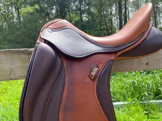 Sadlar hästutrustning Dressyrsadel Zaldi i Bromölla - Annons 1