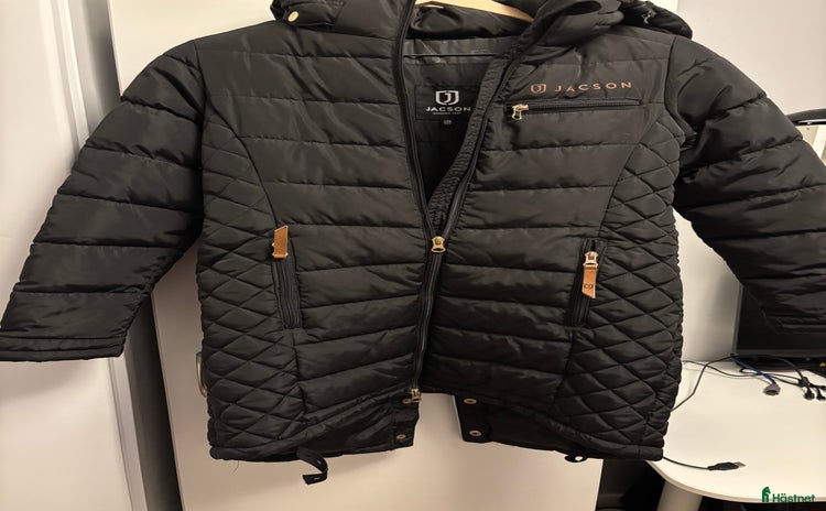 Jackor & Kavajer ryttarutrustning till salu: Mary Jacson jacka i Olofstorp - Annons 1