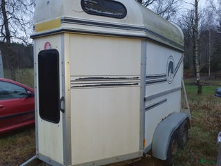 Hästtransporter fordon & transport till salu: Renoveringsobjekt boy i Tungelsta - Annons 5