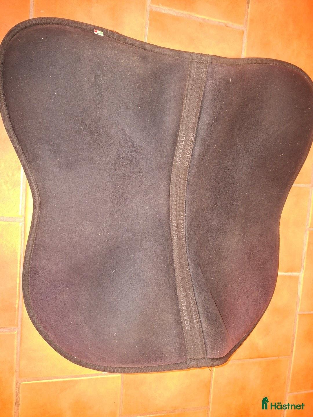 Sadeltillbehör hästutrustning till salu: Acavallo pad i Visby - Annons 3