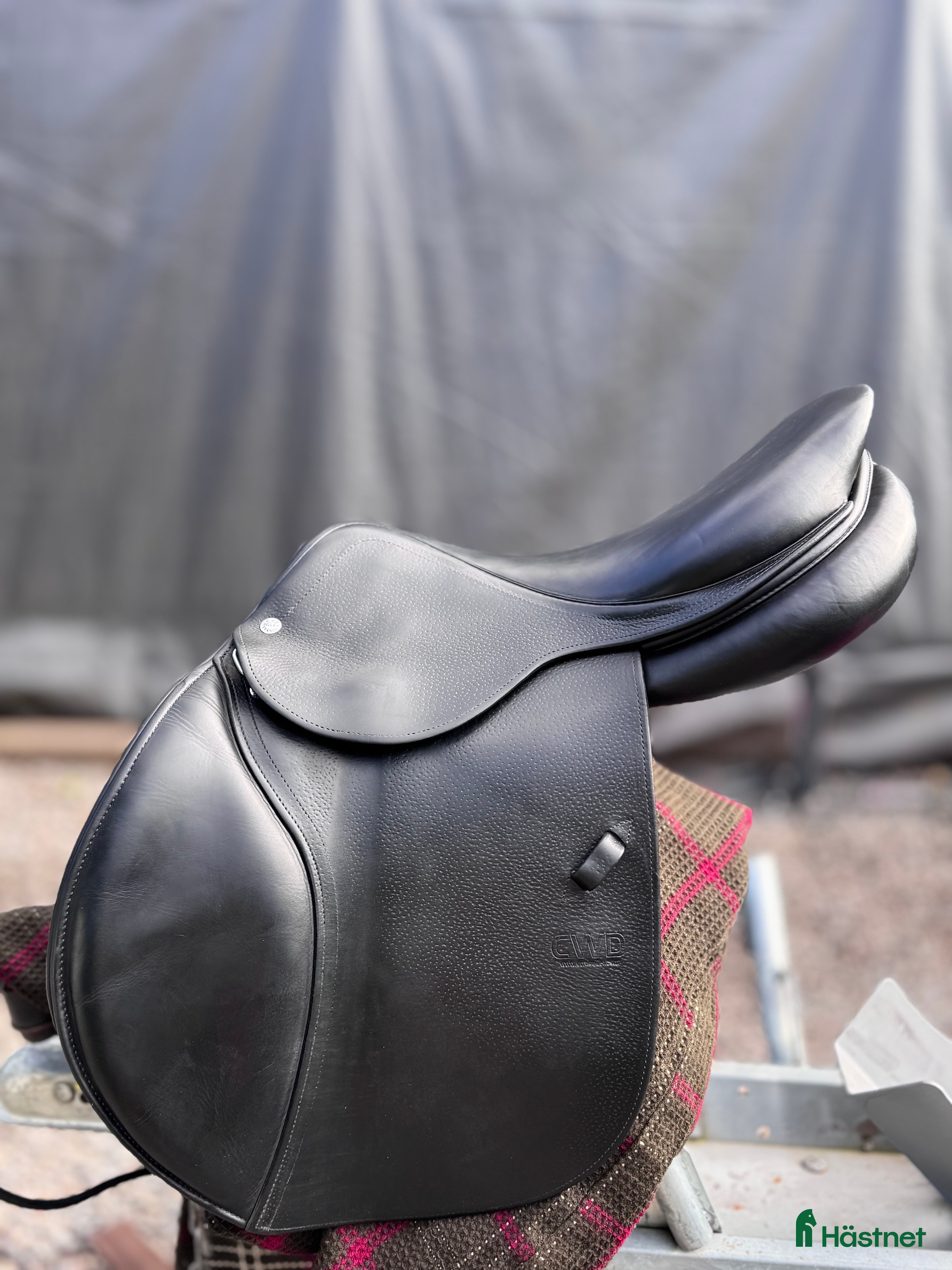 Sadlar hästutrustning till salu: CWD SE03 17 2L i Järna - Annons 2