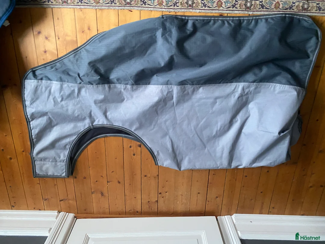 Täcken hästutrustning till salu: Ländtäcke  i Hörby - Annons 1