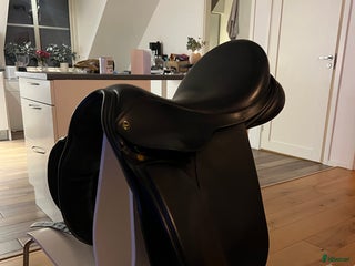 Sadlar hästutrustning till salu: FIN DRESSYRSADEL i Hudiksvall - Annons 22
