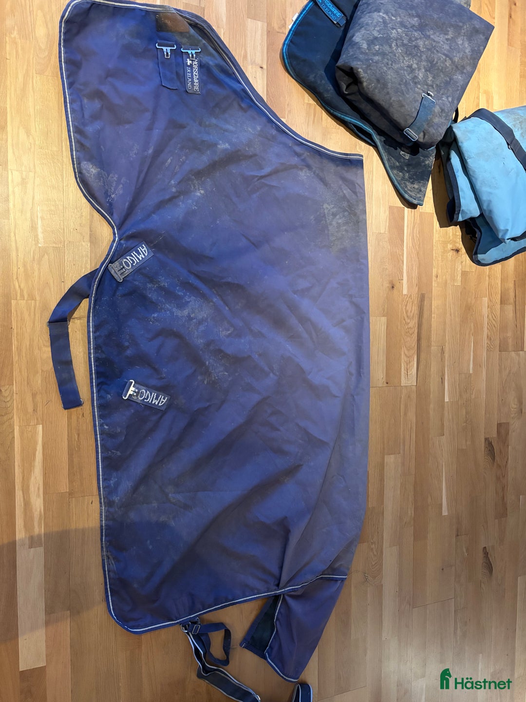 Täcken hästutrustning till salu: Olika täcken  i Västerhaninge - Annons 1