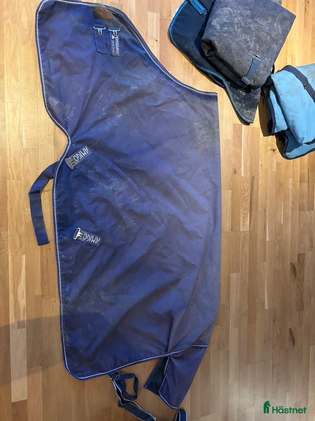 Täcken hästutrustning till salu: Olika täcken  i Västerhaninge - Annons 1