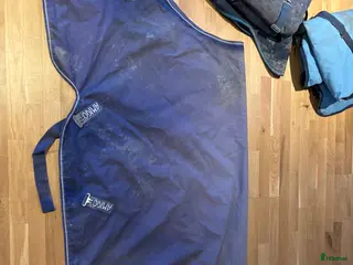 Täcken hästutrustning Olika täcken i Västerhaninge - Annons 4