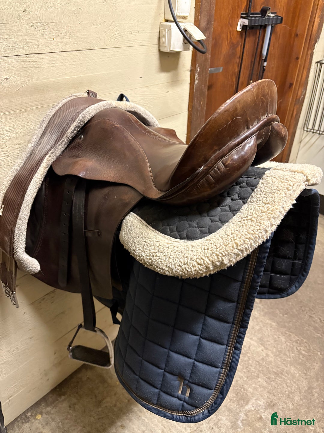 Sadlar hästutrustning till salu: Sadel och träns i Hälleforsnäs - Annons 2